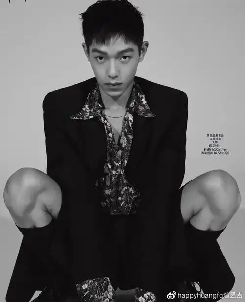 王锵澄清学历造假扮女装,处女作就搭档周冬雨,难道又是资源咖?