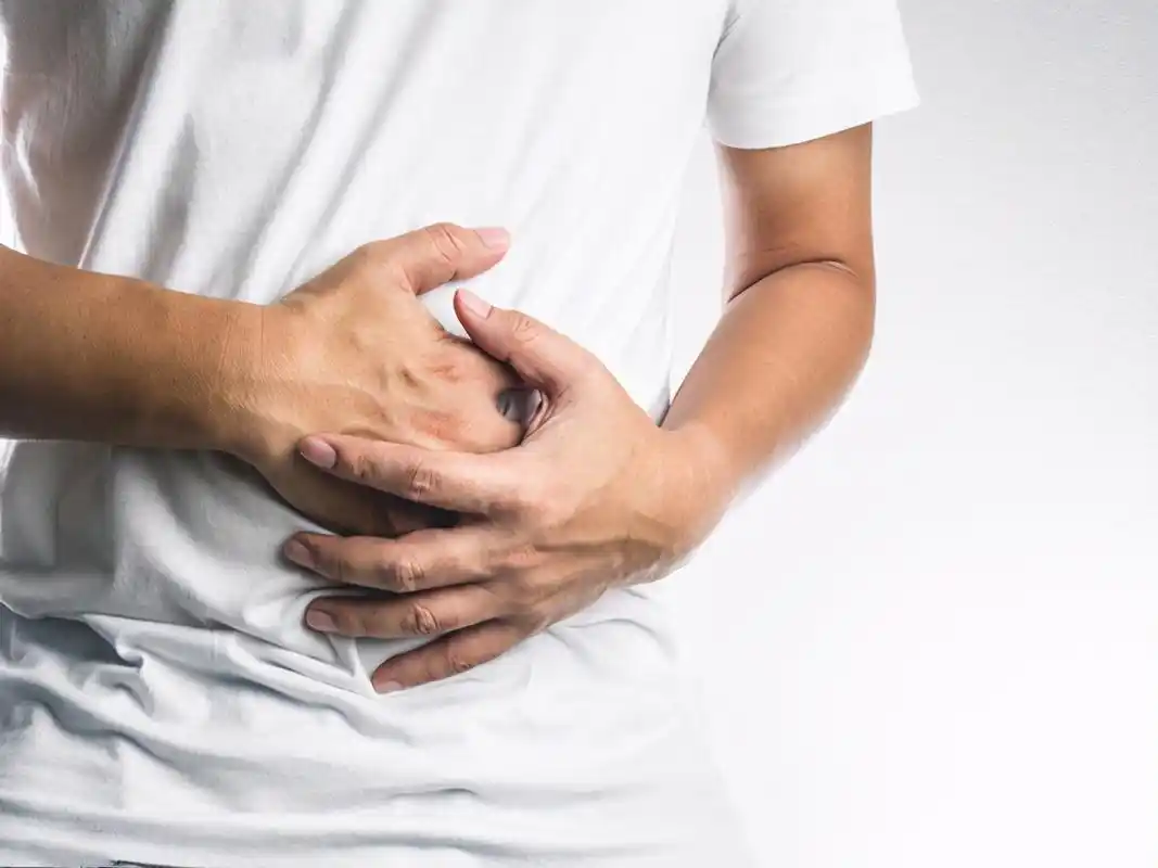 33岁男子腹痛半月,确诊肝癌,医生:2痛1痒不要拖,抓紧查肝