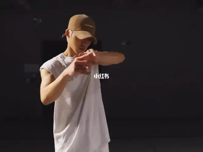 手臂粗了不少啊#金韓彬  #金韩彬  #bi  #keepmeup  #肌肉