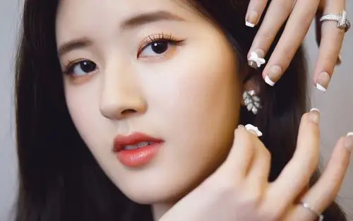 赵露思粉色性感抹胸裙图片-美女壁纸-高清美女图片-第8图-娟娟壁纸