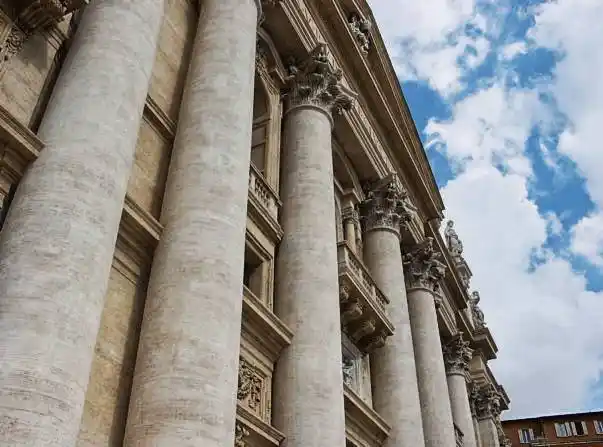 图24万神庙中使用的古罗马科林新柱式  作者自摄