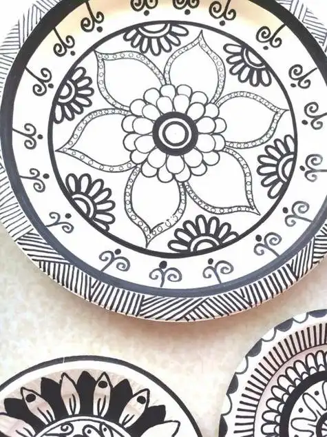 纸盘娃娃的简笔画