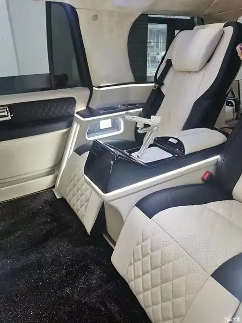 林肯领航员七座改四座 全车内饰包覆 顶灯 全隔断 四座航空座