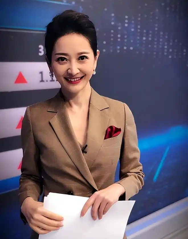"财经一姐"谢颖颖:音乐专业出身,为何走上了财经主持道路|央视|晚会