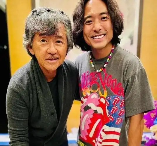 林子祥叶倩文夫妇参观东莞"欧洲小镇",华为高层亲自陪同引关注