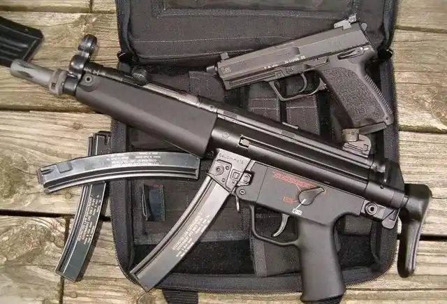 走向没落军用冲锋枪发展之路越来越短越来越小越来越少