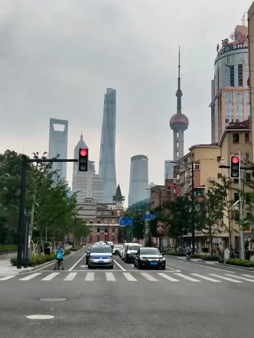 特地用百度地图全景看了一下还真不是p的