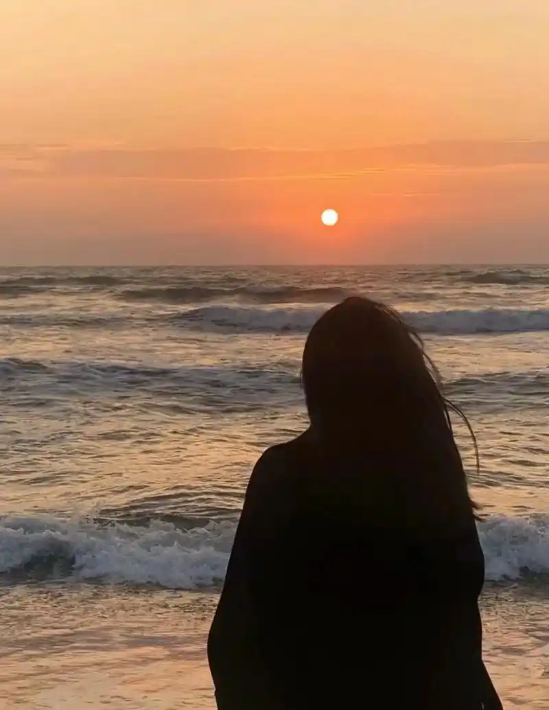 "心灰意冷的那一刻,所有失望都不值得一提,人一旦寒了心