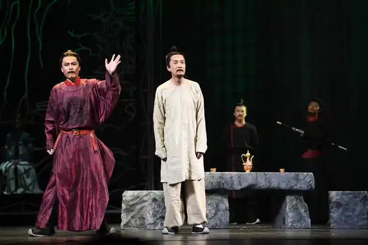 北京人艺杜甫再度上演冯远征带观众走入诗圣人生