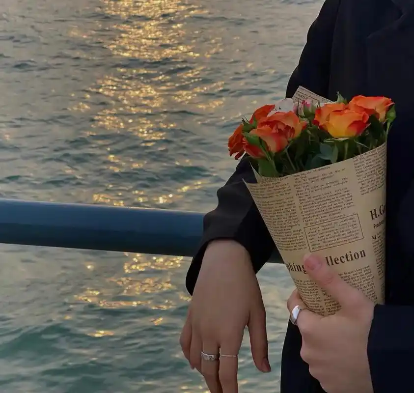 泪处久了你会发现人与人之间最大的吸引 力不是你的容貌不是你的 - 抖