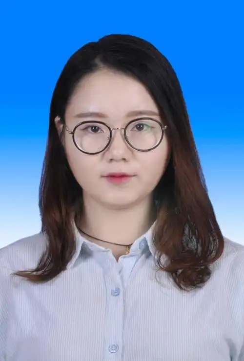 求大神帮忙处理一下证件照片,蓝底渐变色.谢谢