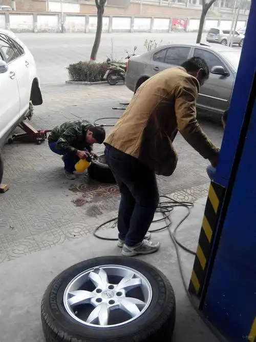 前任来补胎 (作者:云峰)