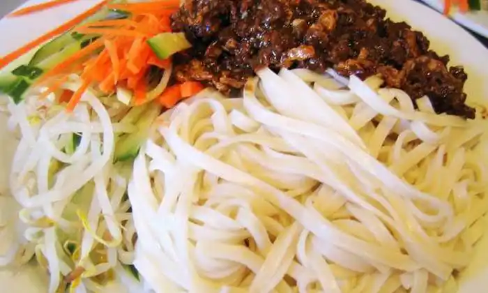 山西美食刀拨面