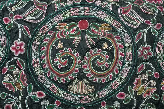 苗族刺绣:藏在深山的"无字天书"!