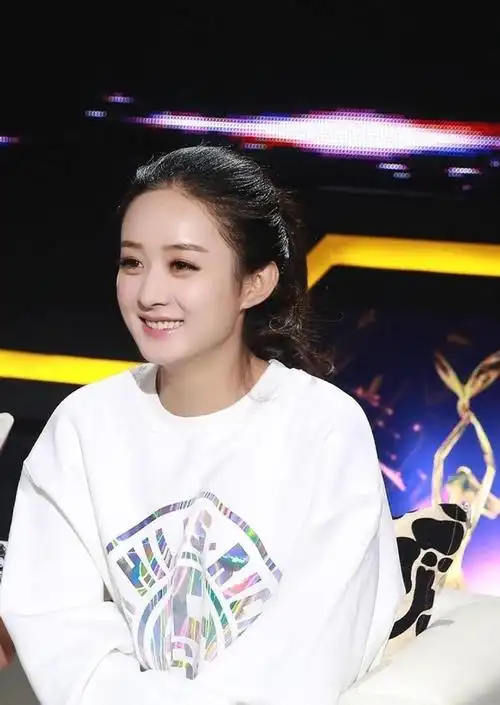 蔡徐坤:我14岁出道!赵丽颖:我19岁出道!她:呵一群弟弟!