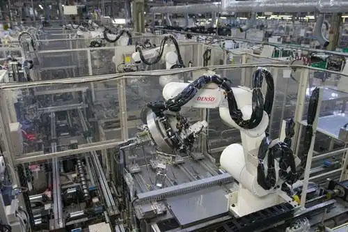 工业机器人走进生产线