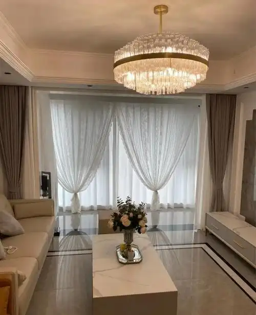 窗帘挂在客厅还是阳台?