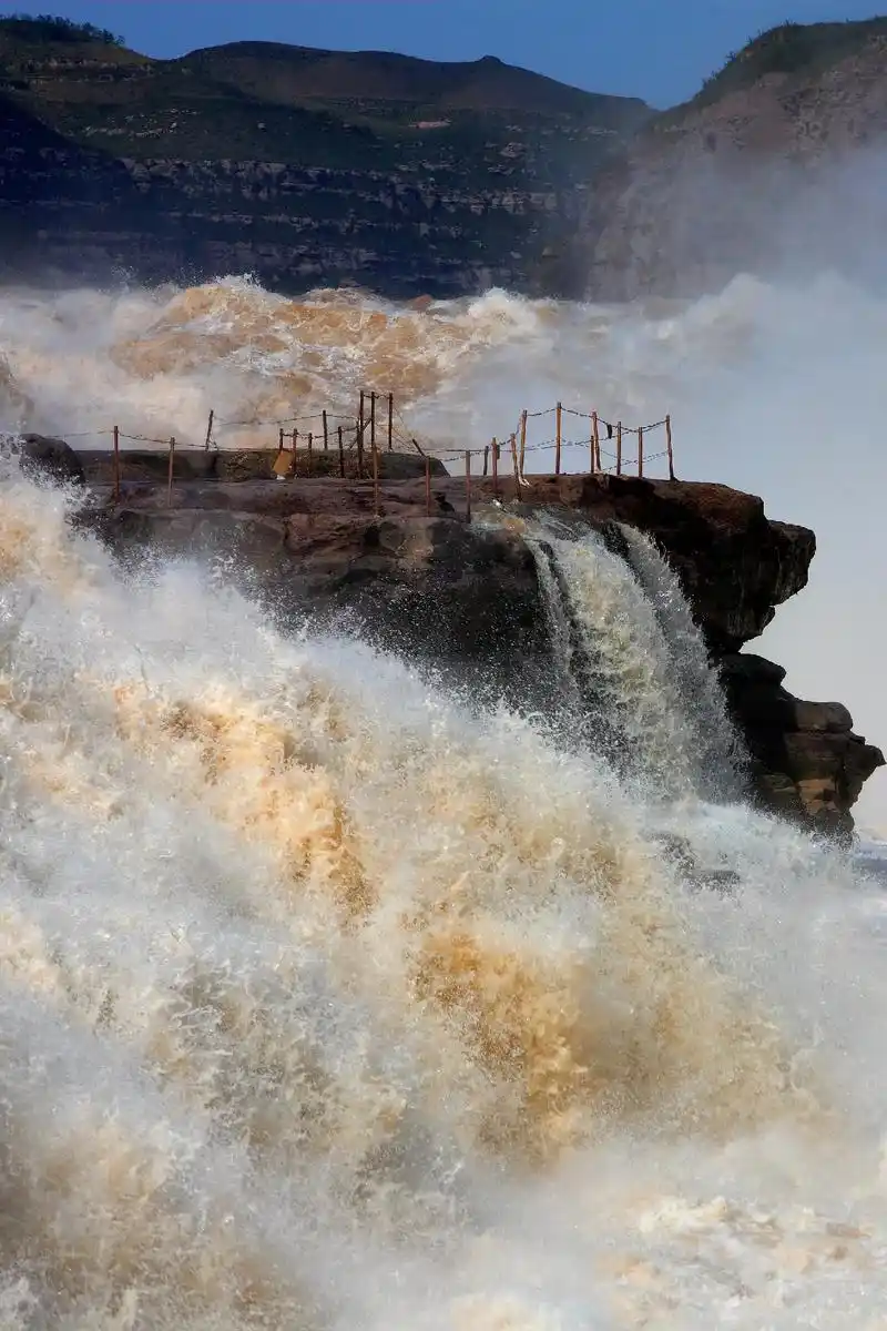黄河之水天上来   奔流到海不复回.(拍摄于黄河壶口瀑布) - 抖音