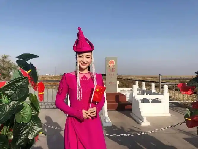 【蒙古音乐】乌英嘎蒙古语版《我爱你中国》 好听极了!