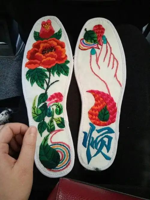 2017店主新设计的顺六纯手工绣花鞋垫莲花叶子结婚用鞋垫