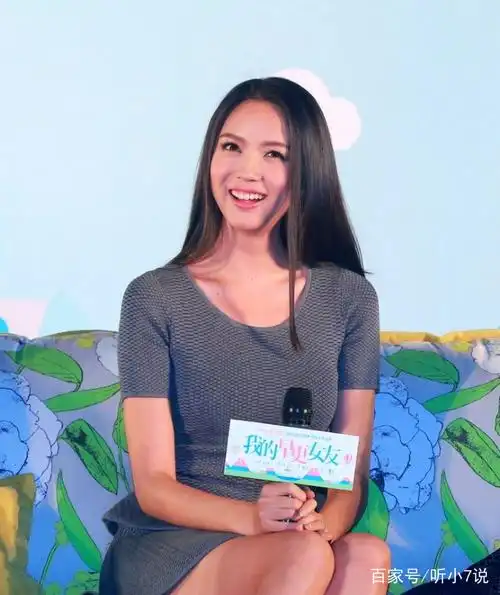 不愧是"世界小姐",早期走活动的张梓琳,穿薄纱衣服美出新高度