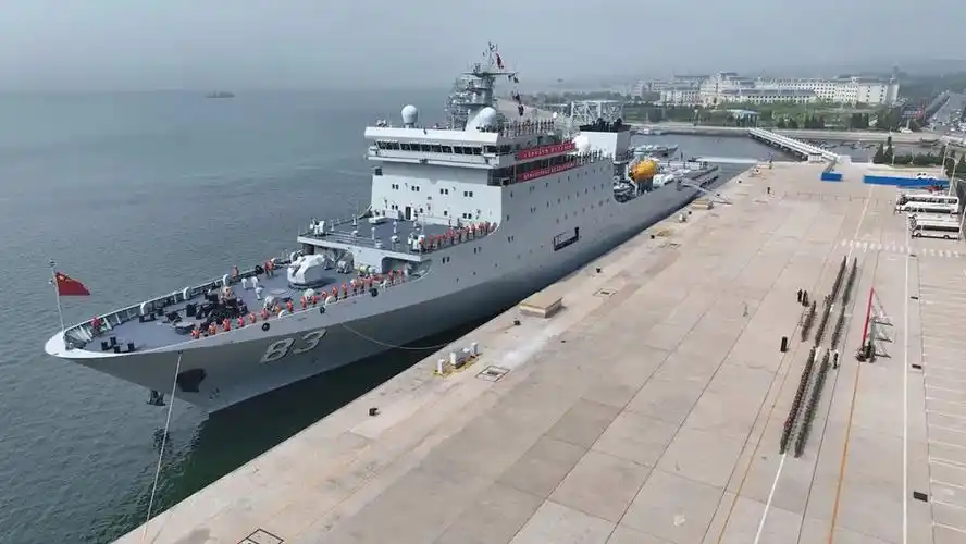 起航搭载476名海军学员和官兵海军大连舰艇学院某训练舰支队戚继光舰