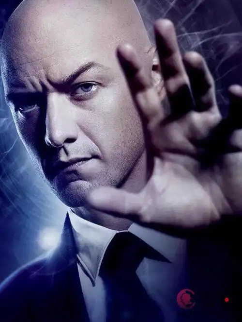 《x战警:天启》镭射眼技能觉醒 x教授被称"最帅光头"