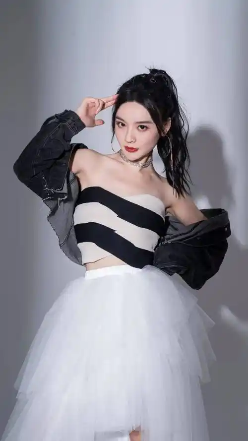 鱼闪闪新晋网红歌手的开挂人生