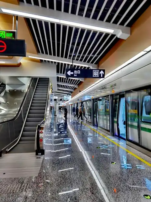 闲逛宁波火车站