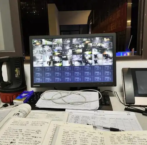 每天晚上7点准时到岗亭外站岗一个小时,之后的时间就是自己的了