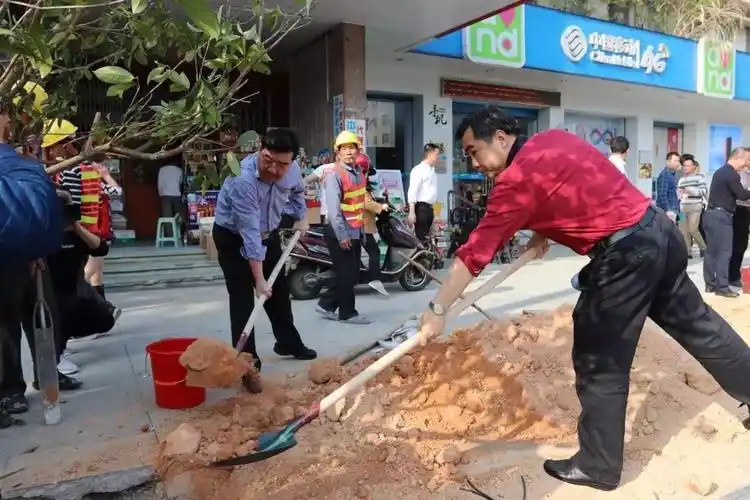 副书记陈思鹏,市委常委,市委办主任陈少平来到流沙大道玉华至金叶路段