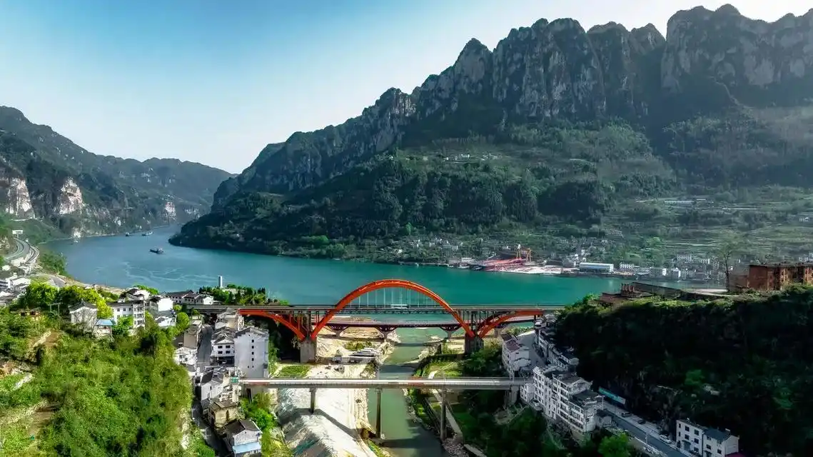 航拍长江三峡西陵峡风光