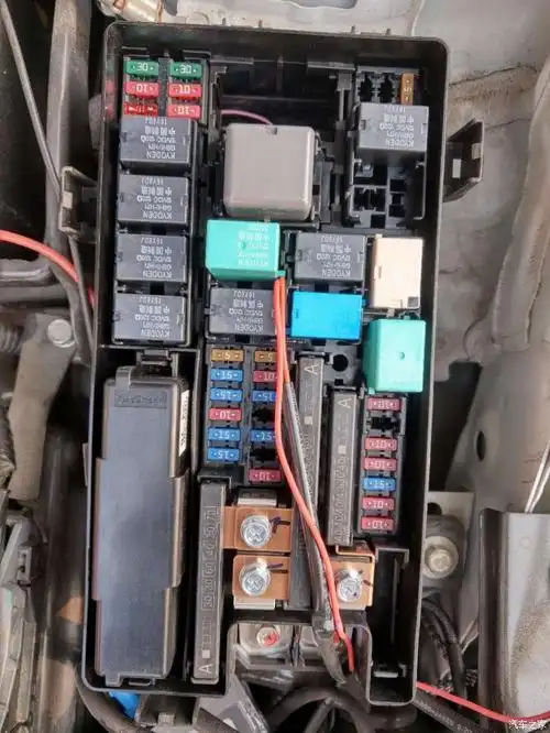 思域油泵继电器是哪个