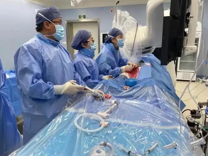 心内联合心外开展 ecmo 辅助下支架植入术