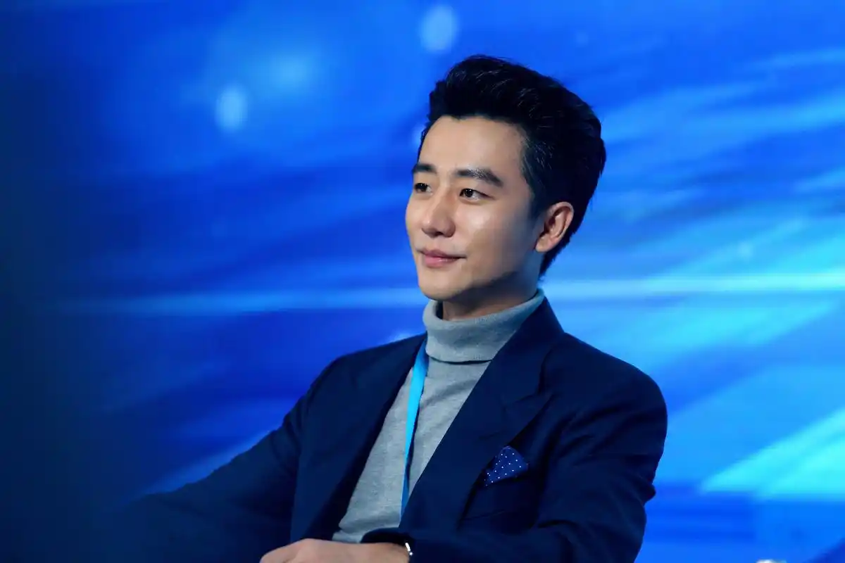 《创业时代》送上互联网大会上多才多艺的郭总的了