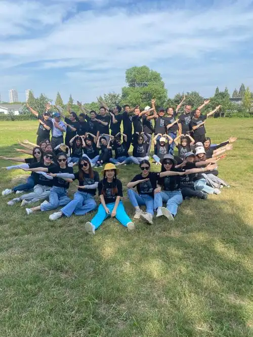 公司团建,部门集体出游,po出几种简单易学的拍照姿势,国庆出游一起拍