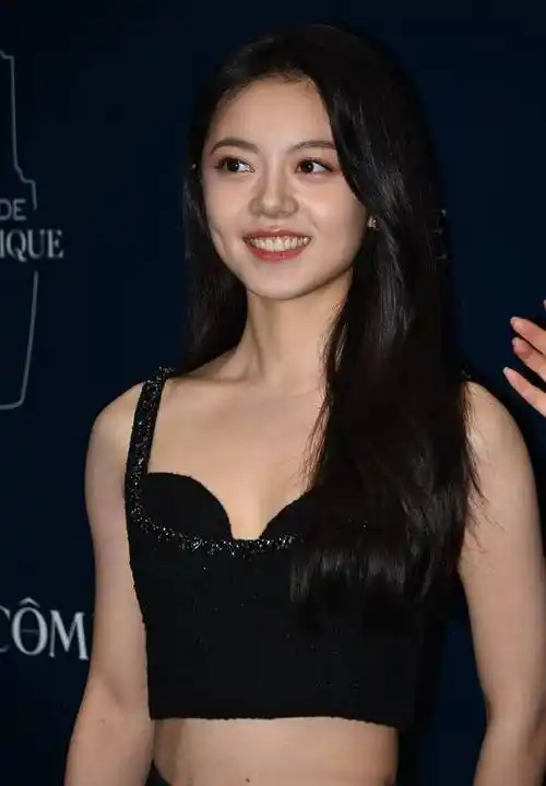 赵今麦出席兰蔻夏季先锋活动魔鬼身材天使面孔让人如痴如醉!