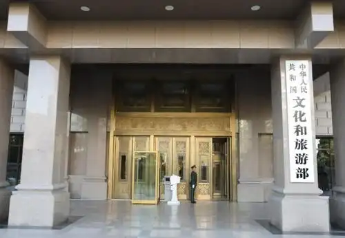 泰国坤敬府遭冰雹风暴袭击 致100多栋民房受损_新闻频道_央视网(cctv.