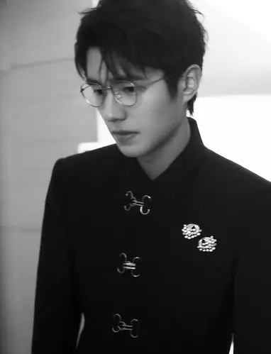 吴亦凡已关注的国内设计师品牌会做出怎样的时装x运动鞋款