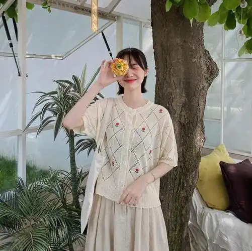 森系精灵的穿搭,又是元气满满的一天,安静地做一个文艺的少女吧