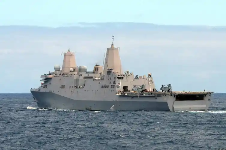 "圣·安东尼奥"级两栖船坞运输舰