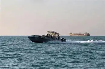 胡塞武装在红海袭击两艘美国驱逐舰