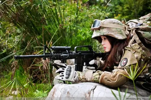 【千娇百媚】美女特种兵 - 时尚丽人 - 时尚丽人