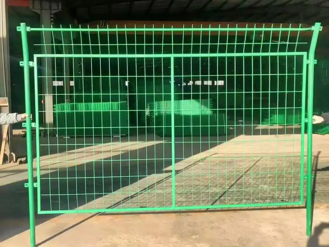 绿色铁丝网围栏a武汉绿色铁丝网围栏厂家.#抖音图文来了 绿色 - 抖音