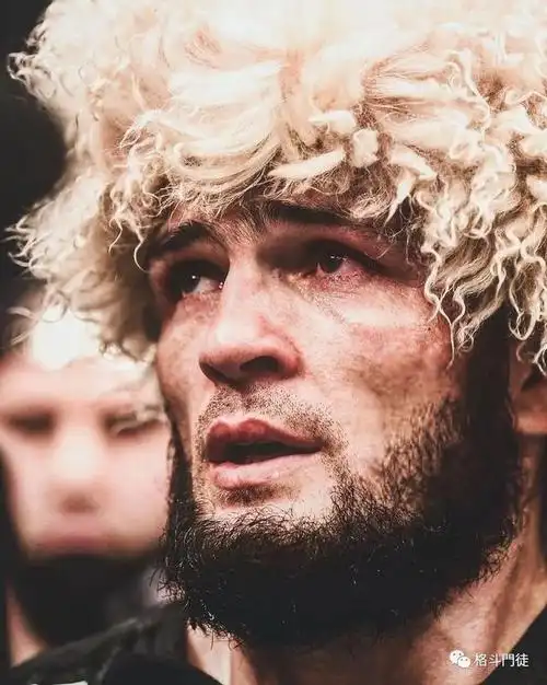 ufc小鹰发文悼念亡父,用胜利慰藉父亲在天之灵