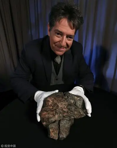 世界最大月球陨石将拍卖 重达5.5公斤