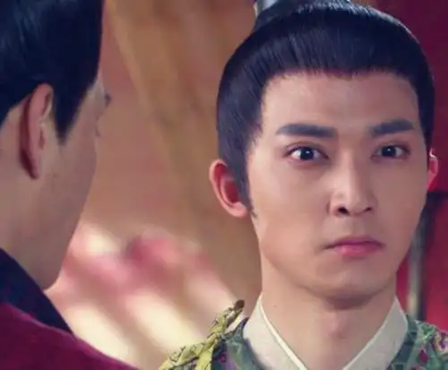 在接受记者采访时,陈威翰表示:李重俊一点不都懦弱,他个性刚强,为了