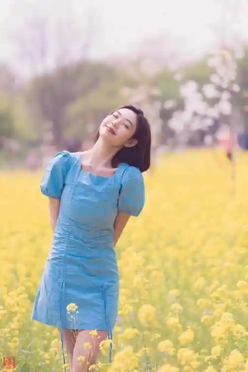 一个人拍照如何摆拍好看这组姿势可参照自然气质上镜漂亮