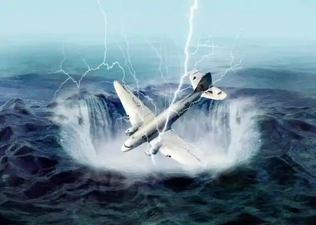 百慕大三角有多神秘数百艘货船离奇失踪海底发现水晶金字塔