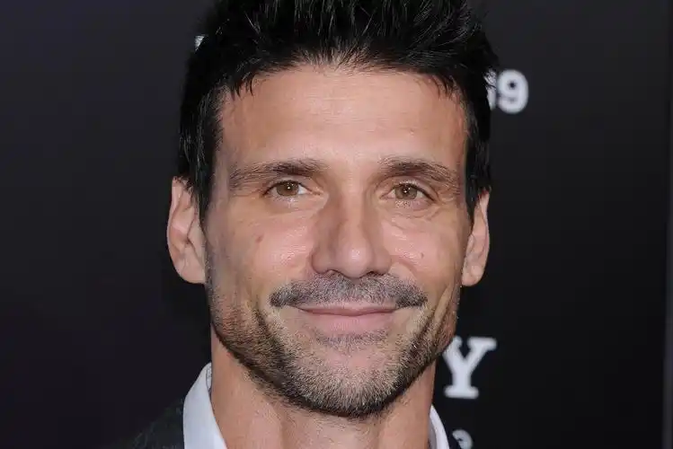 p data-id="gnwms1sqp4">弗兰克·格里罗(frank grillo),全名弗兰克